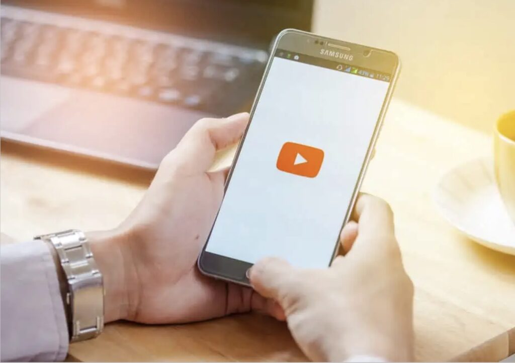 How to Minimize YouTube on iPhone